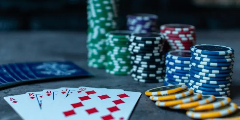 Hiểu về các cặp bài và xếp hạng bài poker